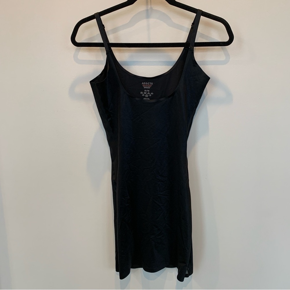 Assets Red Hot Label by Spanx Black Slip Size XL